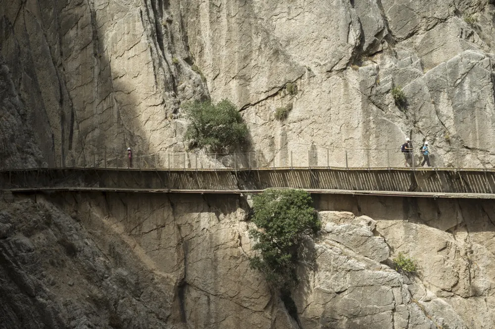 La pasarela del Caminito del Rey sobre el desfiladero de El Chorro
